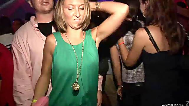 Capote Party, Ambitieuse, Fete En Club