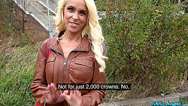 Horny guy pays for a quickie in the outdoors with Sophie Logan