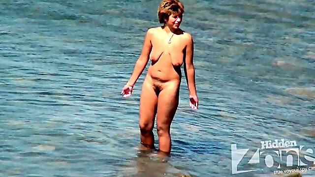 Mature Couple Caught Fucking on Beach by Voyeur Spy Camera