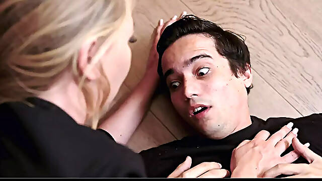 Curvy Milf Gets A Hot Creampie