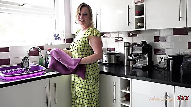Femme Au Foyer Britanique, Dans Le Cul De Ma Tante, Enculer Sa Tante