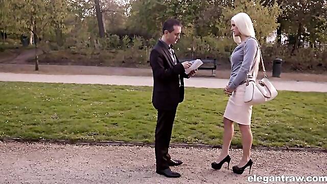 Gambling Blanche Bradburry - eating pussy clip - Elegant Raw