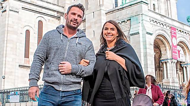 Big-boobed MILF Susi jumps on a huge penis in the bed