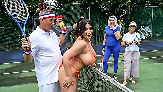 Beauty with huge boobs Sarah Arabic likes jumping on a large dick