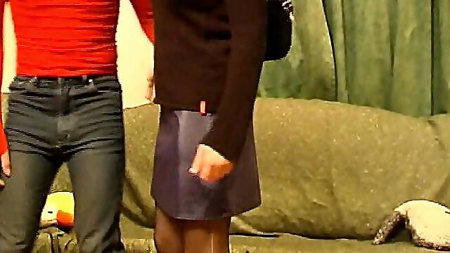 Pretty amateur brunette girlfriend tries out anal sex on cam