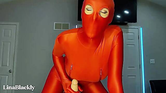 Lina Blackly – Mommy’s Red Zentai Seduction