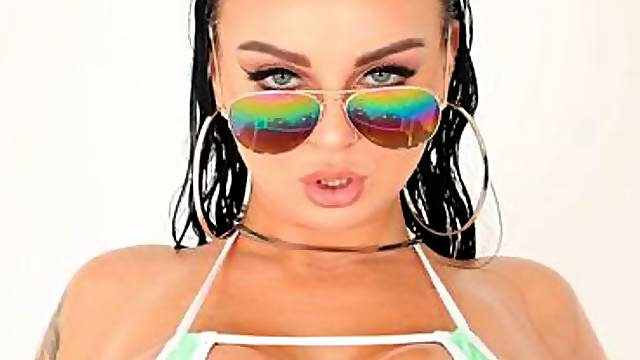 Payton Preslee Lathers Up In Oil And Gets Pleased By Cock