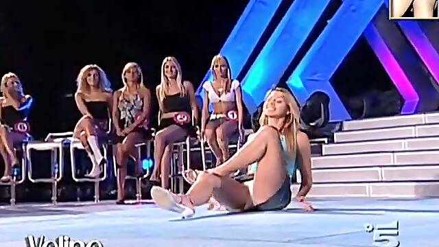 Mirln, En Television, Voyerista