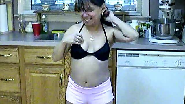 Weird kinky chubby MILF in wicked body painting scene