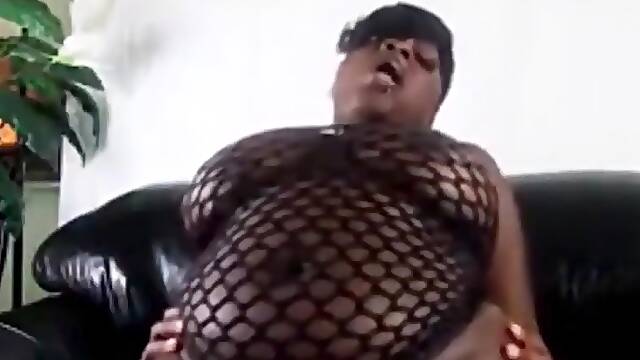 An Extremely Hard Poundout Ft Onyxxx Samone