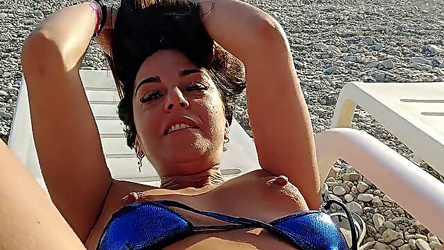 Sex on the beach, holiday in Cilento Dialogues ITA
