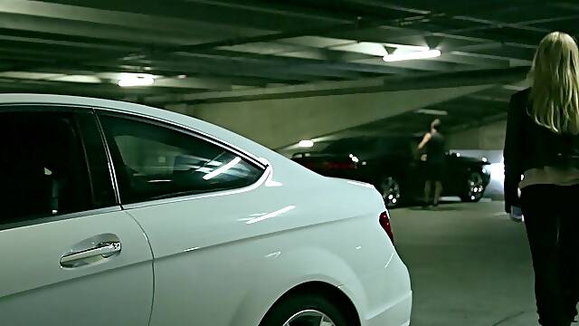 Posteggio, Sesso Al Parcheggio, Donna Piccola