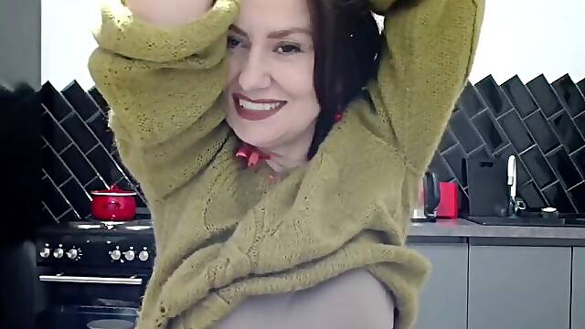 Hot MILF seduces you with her saggy tits and busty body in a solo video