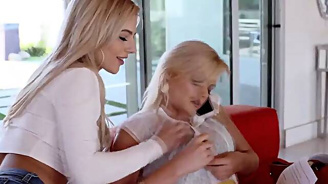 Bella Rose teach Katy Jayne how to fellate a schlong