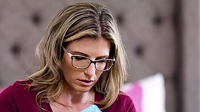 Ain&rsquo;t no sweet talk with these two pussy crazed gals