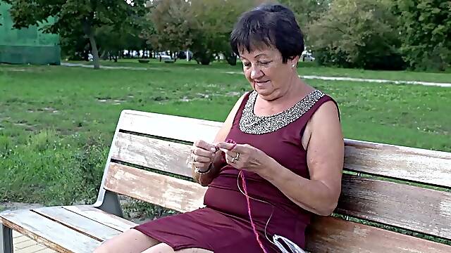 Rob and Hettie making out and having oral sex