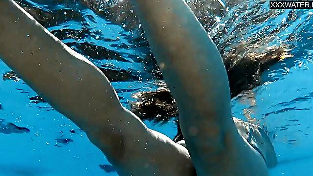 Hottest Hungarian milf Angelica gets horny underwater