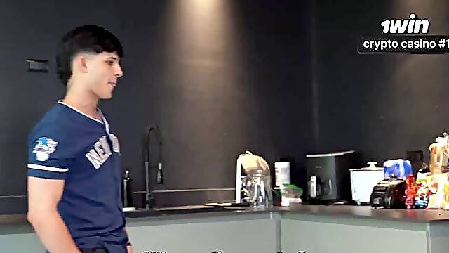 OMG! MILF with large ass leaves mom at home, housekeepers a scorching mess!