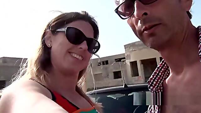 Beach dogging for your amateur MILF swinger and housewife voyeur livecams