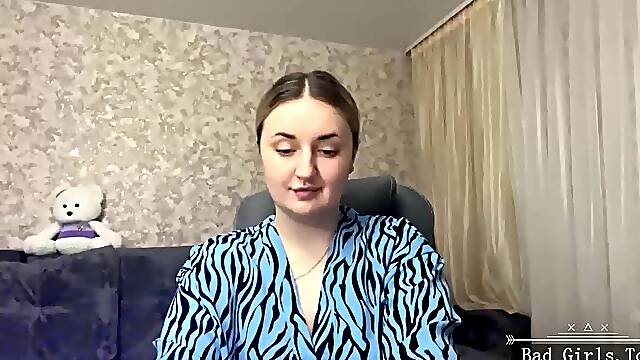 Chubby very pretty amateur webcam milf solo