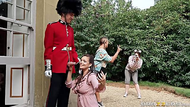 Royal guardsman fucked brunette MILF Sofia Lee in the palace