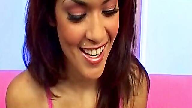 Hot spic MILF Daisy Marie porn video