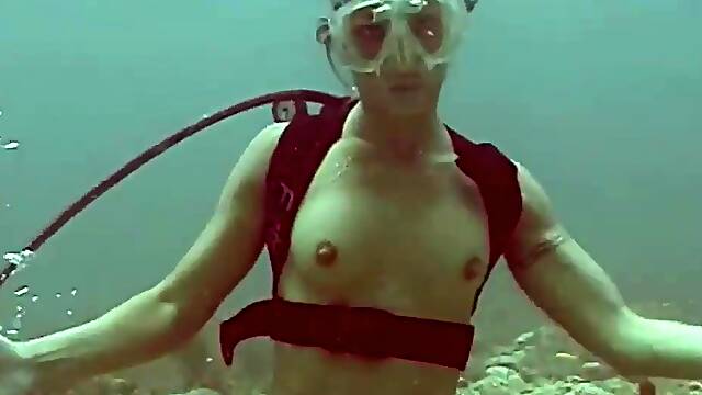 Nude girl underwater erotic video