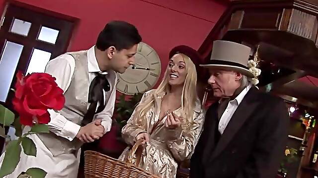 Magnificent Stunners Wild Orgy with Two Cocked Gentlemen - Cum in Mouth Foursome