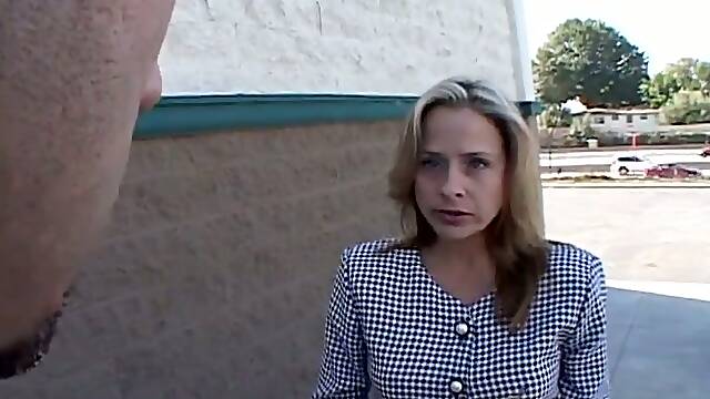 Sexy blond milf gets hooked up and balled