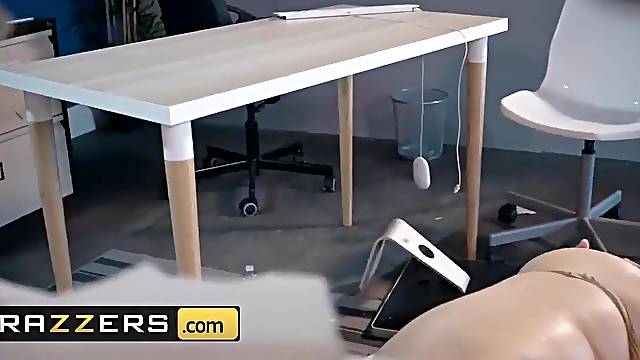 Brazzers - Cubby mother id like to fuck Nikky Fantasy gets stucked and needs to get pounded out