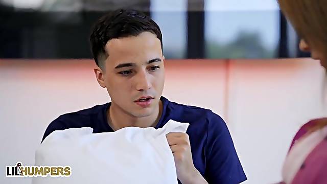 Lil Humpers - Hawt Therapist Emily Addison Provide Ricky the most good Treatment