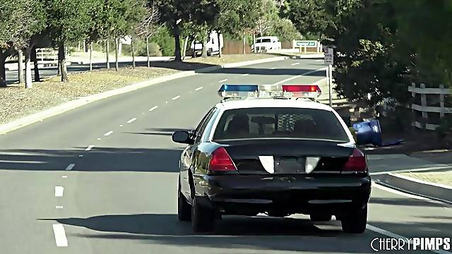 Cherrypimps: Lewd Lesbo Criminal Vanna Bardot Suggests Her Hirsute Vagina on PornHD