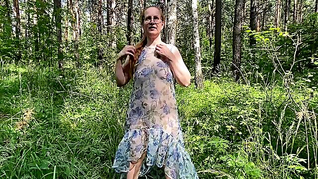 Milf undressed in the forest and showed everything