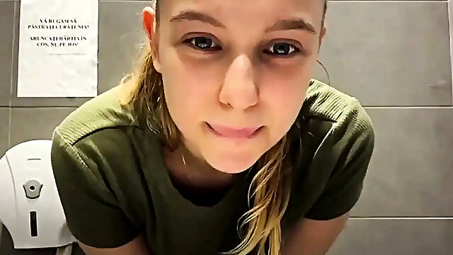 Extraordinary Squirt. Large Booty Sit on the Web camera