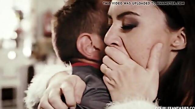 Lonely Cougar Climax With A Stranger