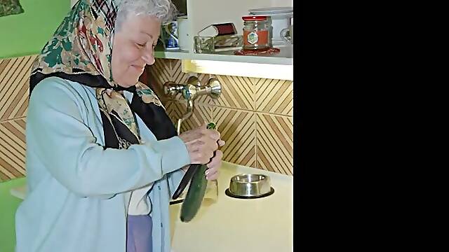 OmaHoteL Picture Slideshow With In natures garb Grannies