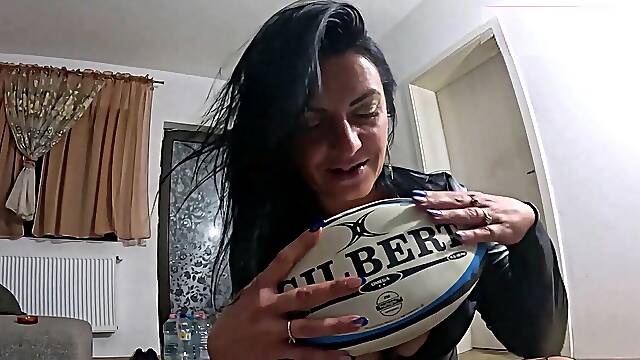 Leather-clothed milf lets smoke ignite her cock-squeezing pussy