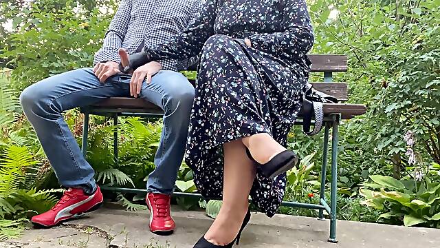 Sizzling milf hand job Latex Glove Cock Outdoor and Take Glove for Cuckold Hubby