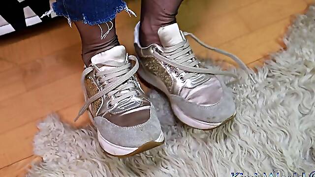 Fancy Sneaker tease - Nylon Shoeplay & hanging