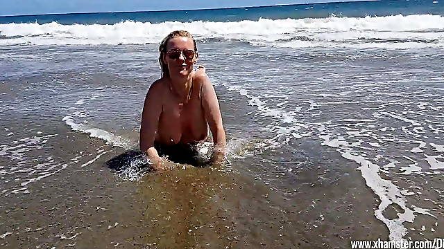 The beach whore for everyone on Gran Canaria UNCUT