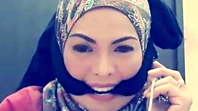 Tudung Smule Gagged