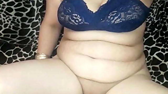 Sexy Iranian lady