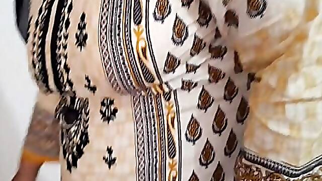 Young 18+ Hot BBW Satule Maa Ko Beta Ni Bed Room Par Chudai (Teen stepmother gets pregnant)