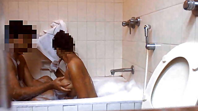 Hotel Tradimenti Moglie, Sott Acqua, Si Tocca Mentre, Tette Strizzate