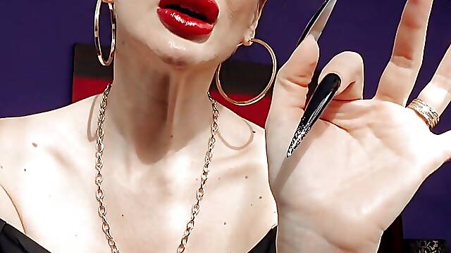 Black and Gold Nails Worship