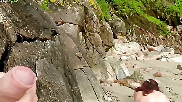 Dick Flash on the Beach. I Jerk off to a MILF. She Showed Her Pussy and Tits