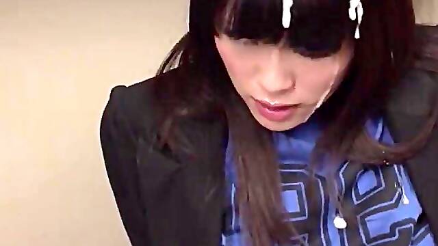 Sara Yurikawa blew a fountain on her hair after receiving an extraordinaire Asian fellatio - JAV!