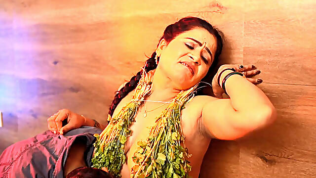 Indian desi Sabji Wala Bhabhi sex! Hindi Village Sex