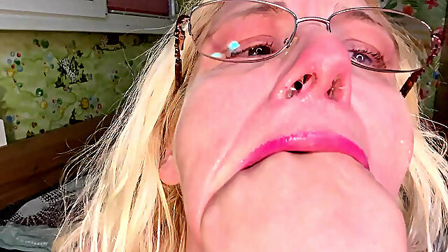 Dirty Pussy to mouth, spit, squirt on my face