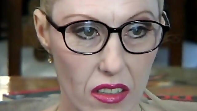 Big boobs blonde milf in dogging position